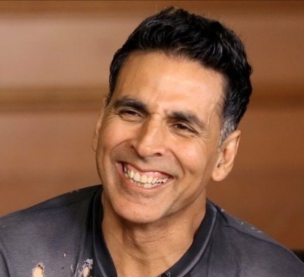 Pretty Face Shayari on Beautiful Girl Smile In Hindi